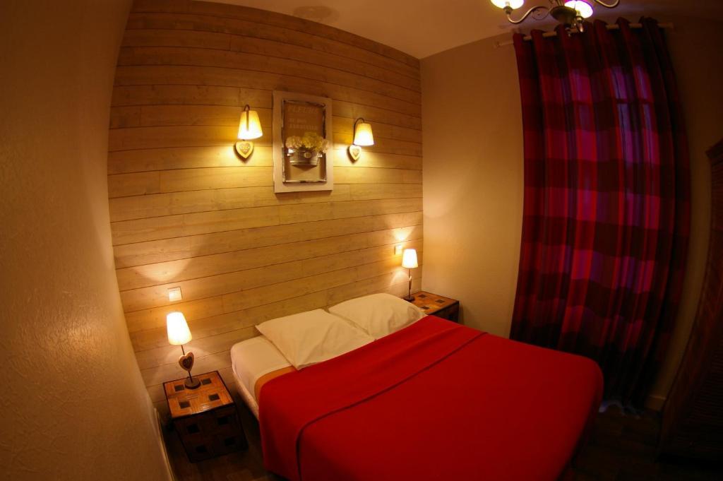 Logis Hotel Le Cheval Noir アルジャントン・シュル・クルーズ 部屋 写真